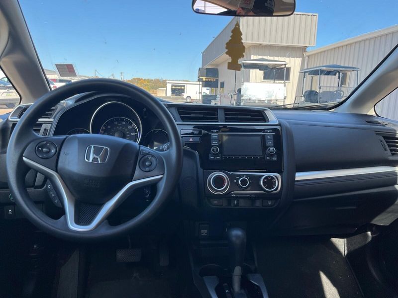 2019 Honda Fit LXImage 5