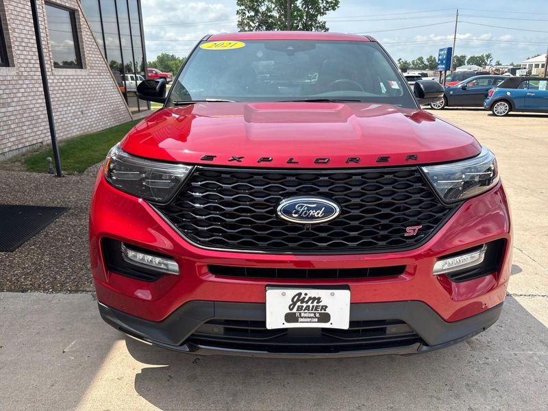 2021 Ford Explorer STImage 9