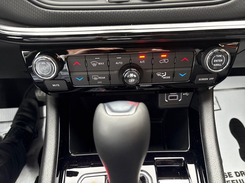 New 2026 Jeep Compass Latitude AltitudeImage 16