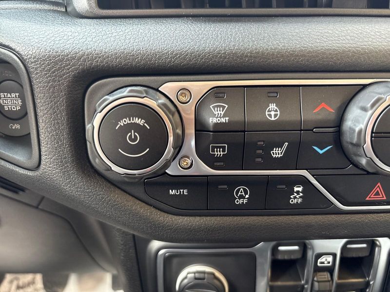 2025 Jeep Wrangler 4-door WillysImage 19