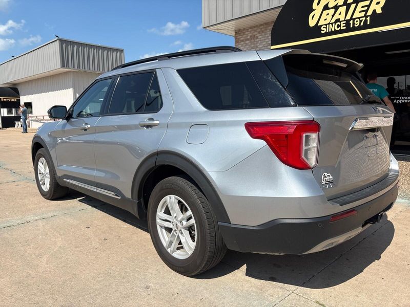 Used 2023 Ford Explorer XLTImage 11