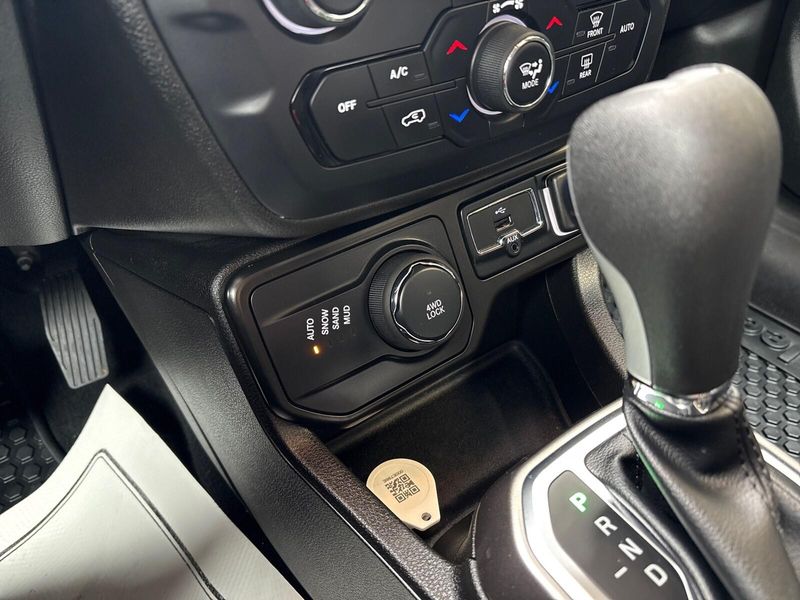 Used 2022 Jeep Renegade LatitudeImage 16