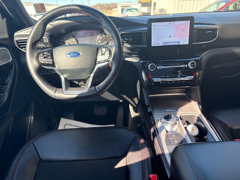 Used 2023 Ford Explorer ST-LineImage 6