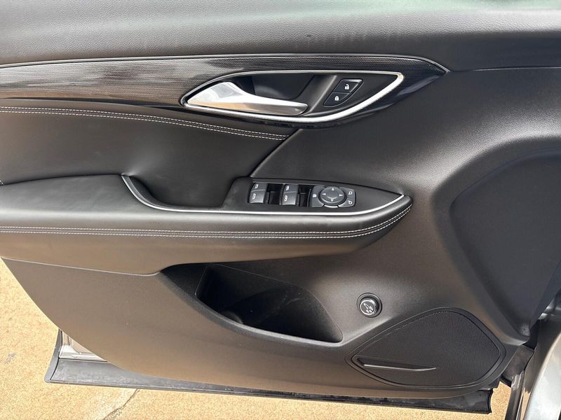 Used 2023 Buick Envision PreferredImage 12