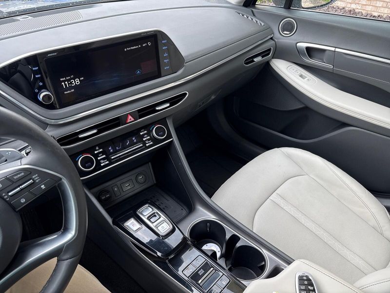 Used 2023 Hyundai Sonata Hybrid LimitedImage 17