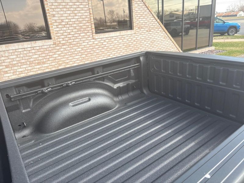 New 2026 RAM 1500 Express Crew Cab 4x4 5