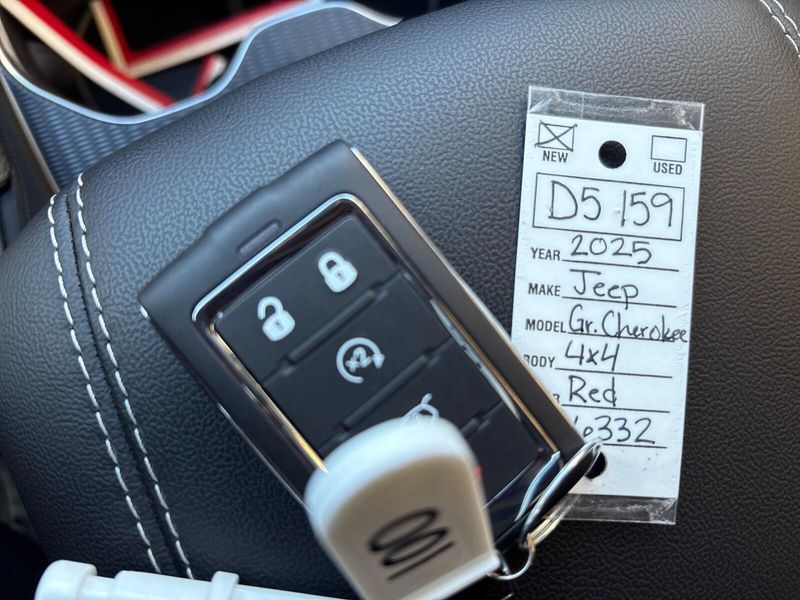 New 2025 Jeep Grand Cherokee Limited 4x4Image 26