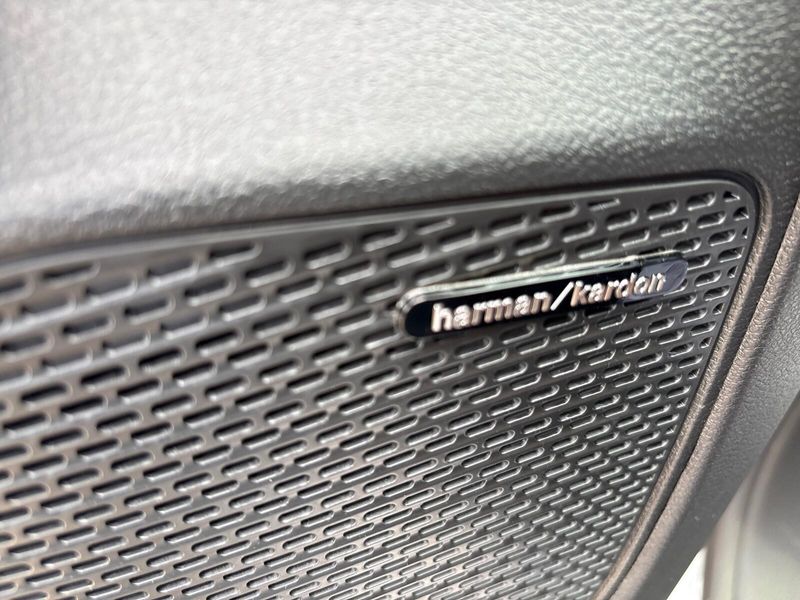 New 2026 Chrysler Pacifica PinnacleImage 16