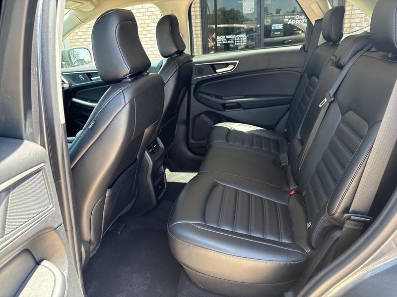 Used 2024 Ford Edge SELImage 4