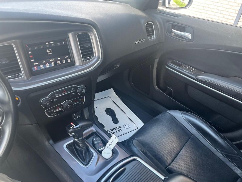2022 Dodge Charger SXTImage 11