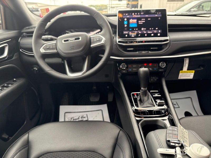 New 2026 Jeep Compass Latitude AltitudeImage 5