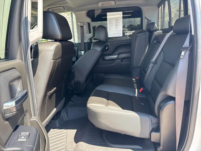 Used 2017 GMC Sierra 1500 SLTImage 4