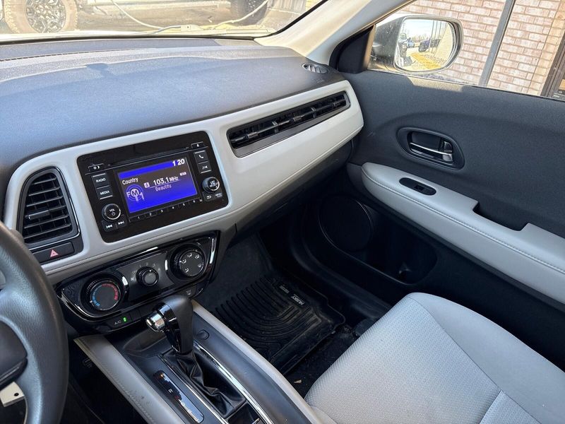 Used 2019 Honda HR-V LXImage 13