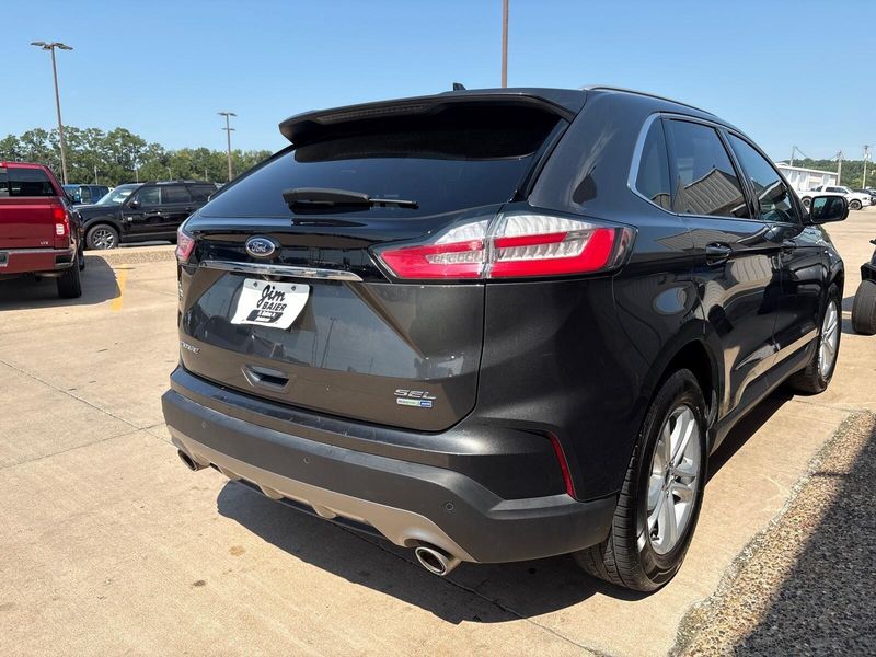 Used 2019 Ford Edge SELImage 8