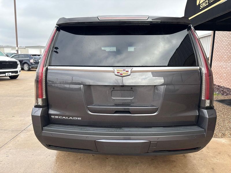 Used 2016 Cadillac Escalade Luxury CollectionImage 11