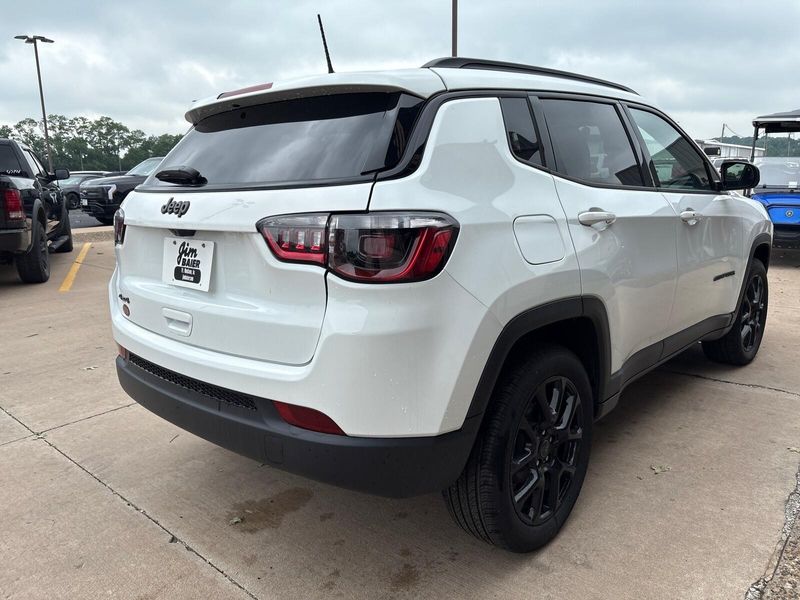 2025 Jeep Compass Latitude 4x4Image 8
