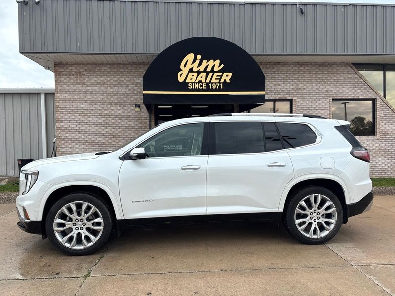 2024 GMC Acadia AWD DenaliImage 2