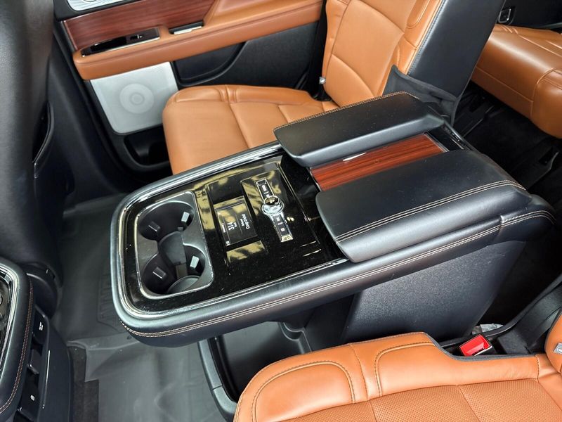 Used 2021 Lincoln Navigator ReserveImage 6