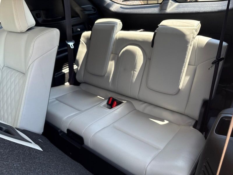 Used 2024 Mitsubishi Outlander PHEV SELImage 5