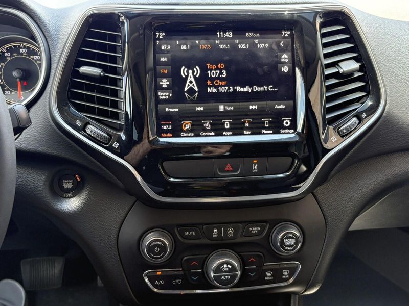 Used 2022 Jeep Cherokee LimitedImage 18