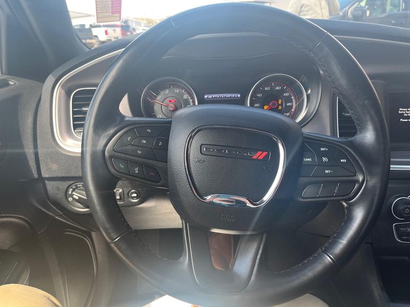 2022 Dodge Charger SXTImage 8