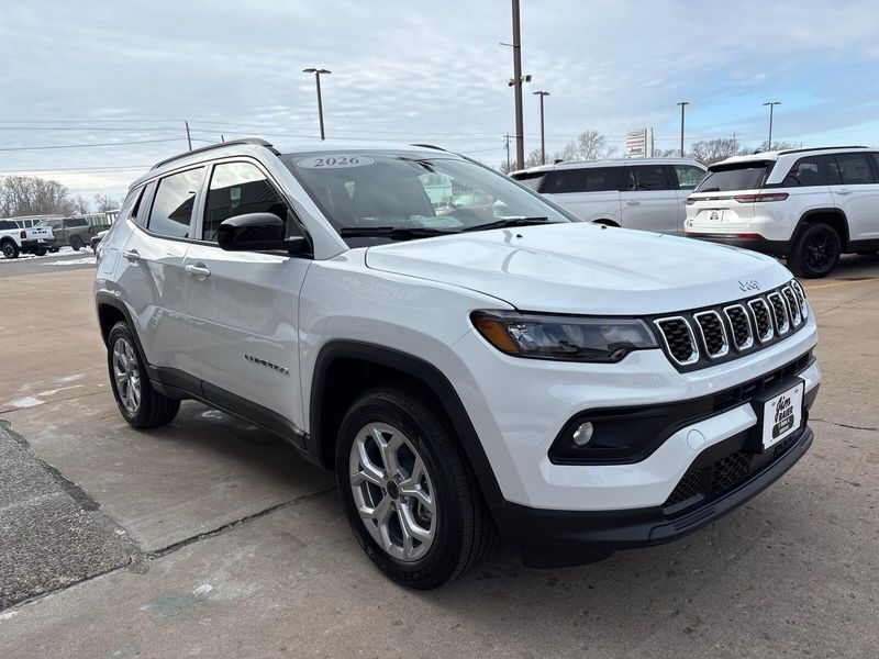 New 2026 Jeep Compass Latitude Altitude 4x4Image 7