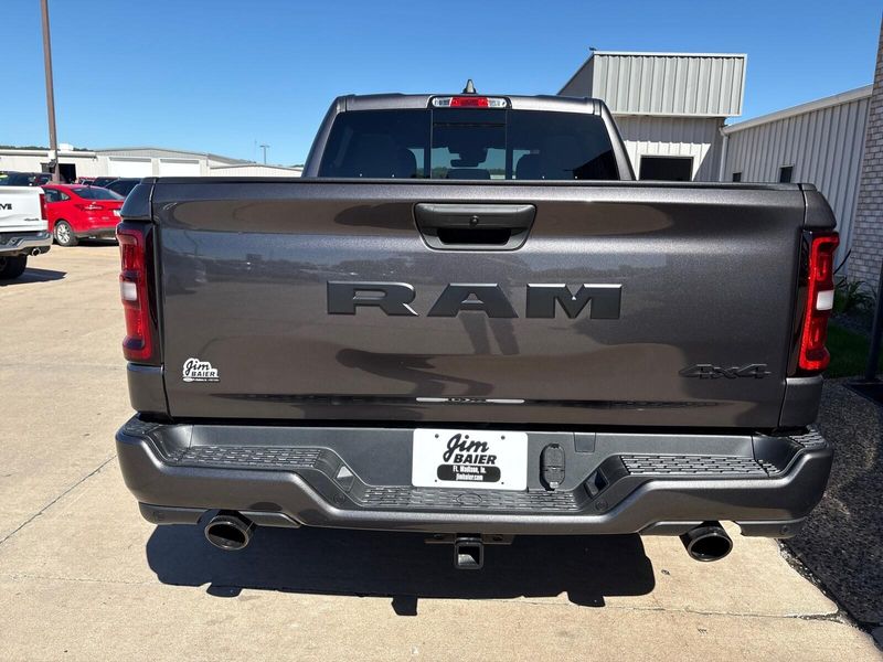 New 2027 RAM 1500 Express Crew Cab 4x4 5