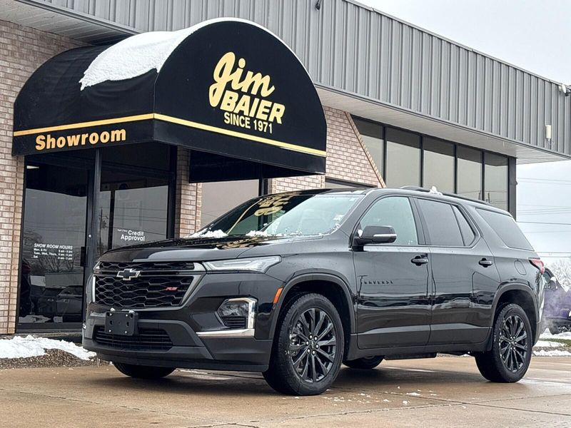 Used 2023 Chevrolet Traverse RSImage 1