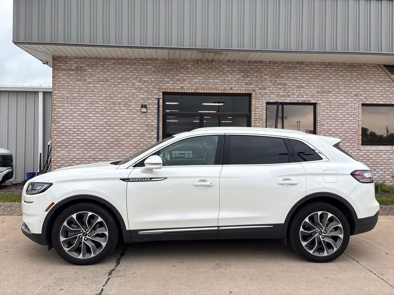 Used 2023 Lincoln Nautilus ReserveImage 2