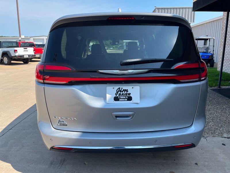 2021 Chrysler Pacifica Touring LImage 8