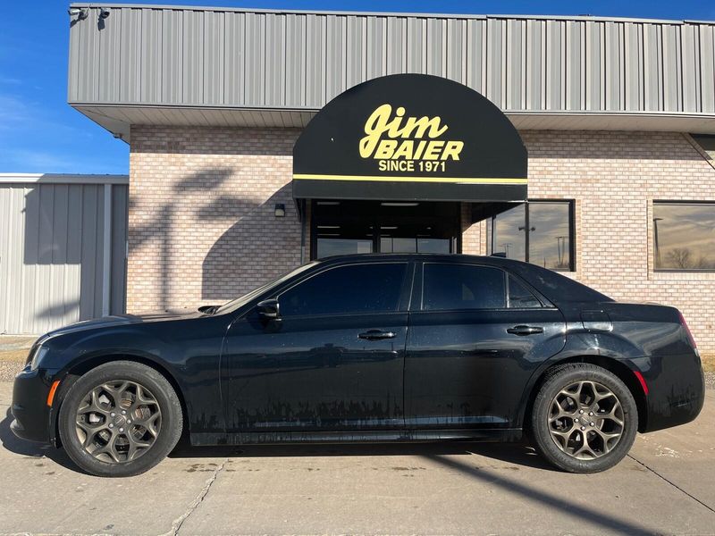 2016 Chrysler 300 300SImage 2