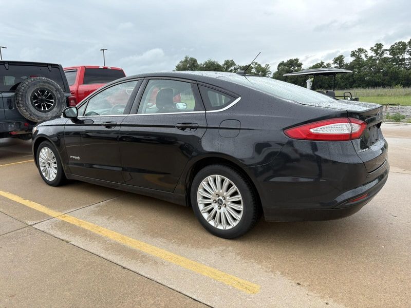 Used 2014 Ford Fusion Hybrid SE HybridImage 3