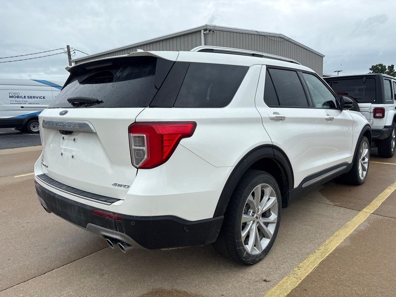 Used 2022 Ford Explorer PlatinumImage 9