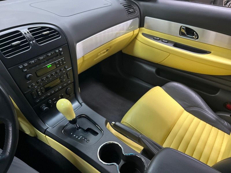 Used 2002 Ford Thunderbird w/Hardtop PremiumImage 13