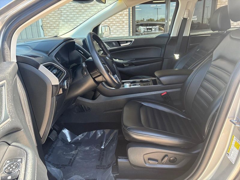 Used 2024 Ford Edge SELImage 3