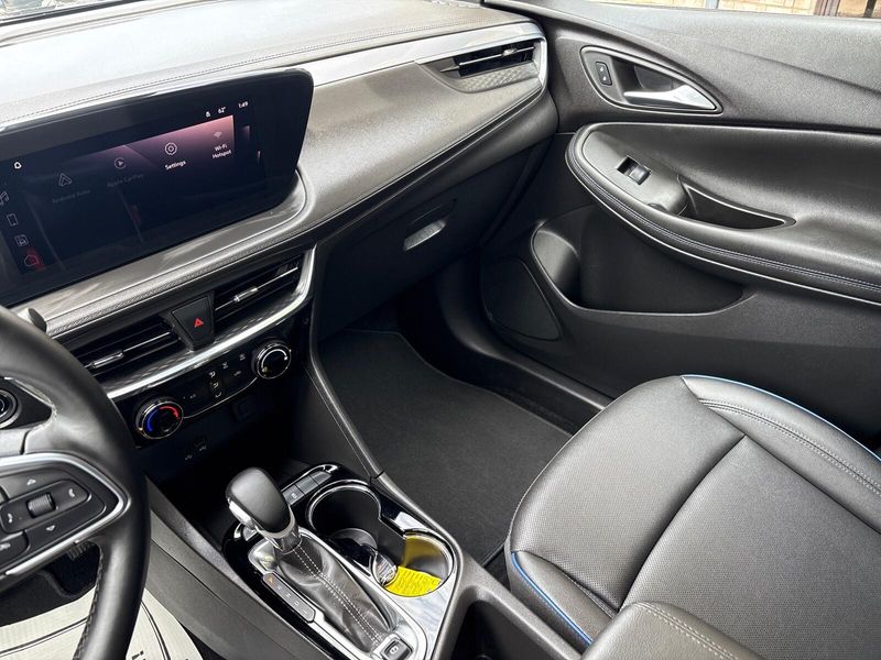 2025 Buick Encore GX Sport TouringImage 16