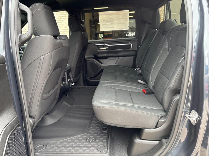 2025 RAM 1500 Big Horn Crew Cab 4x4 5