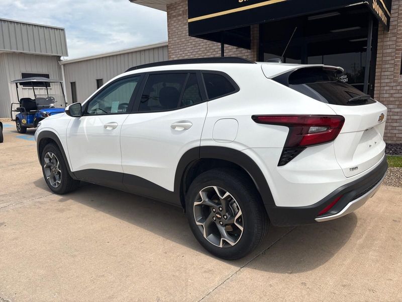 Used 2025 Chevrolet Trax LTImage 10