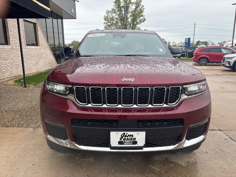 2025 Jeep Grand Cherokee L Limited 4x4Image 8