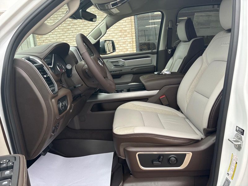 New 2027 RAM 1500 Laramie Crew Cab 4x4 5