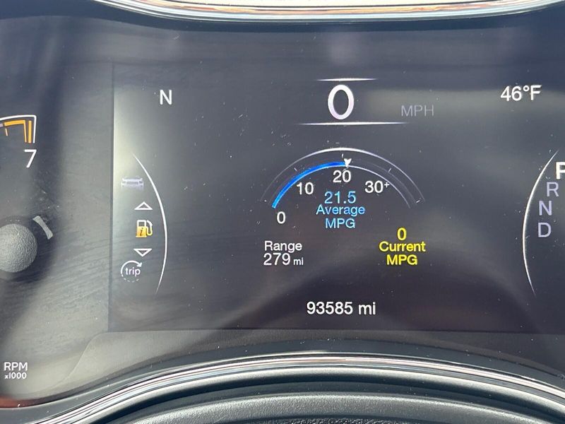 Used 2019 Jeep Grand Cherokee LimitedImage 17