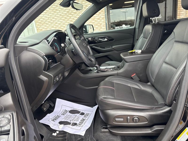 Used 2023 Chevrolet Traverse RSImage 3