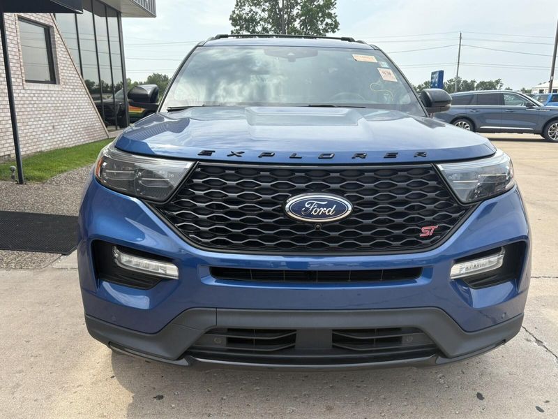 Used 2022 Ford Explorer STImage 8