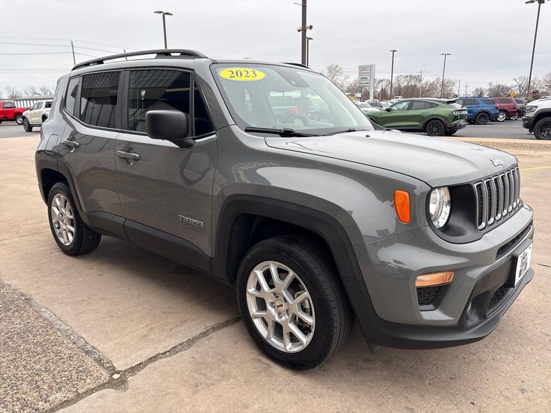 Used 2022 Jeep Renegade LatitudeImage 7