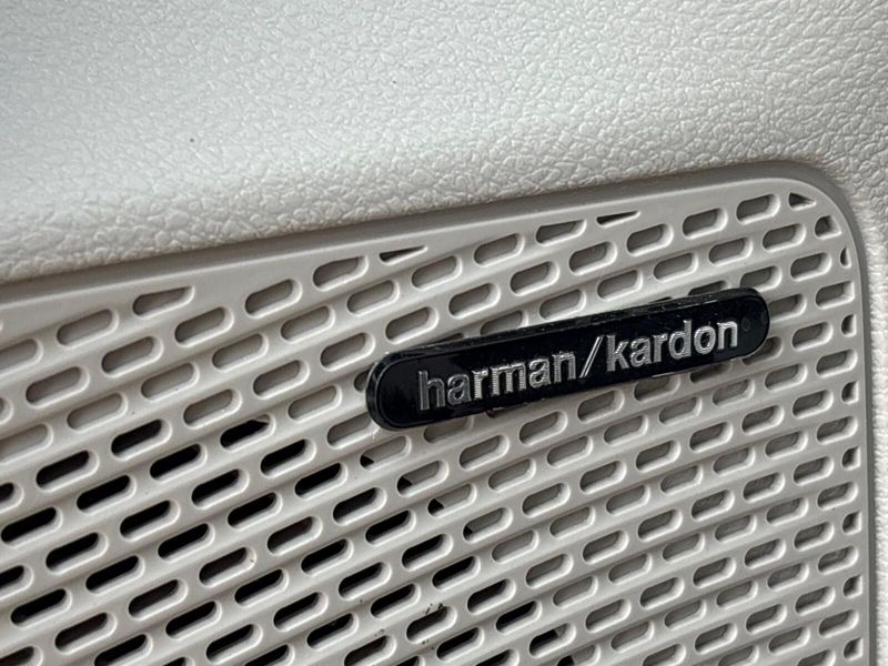 Used 2023 Chrysler Pacifica LimitedImage 15