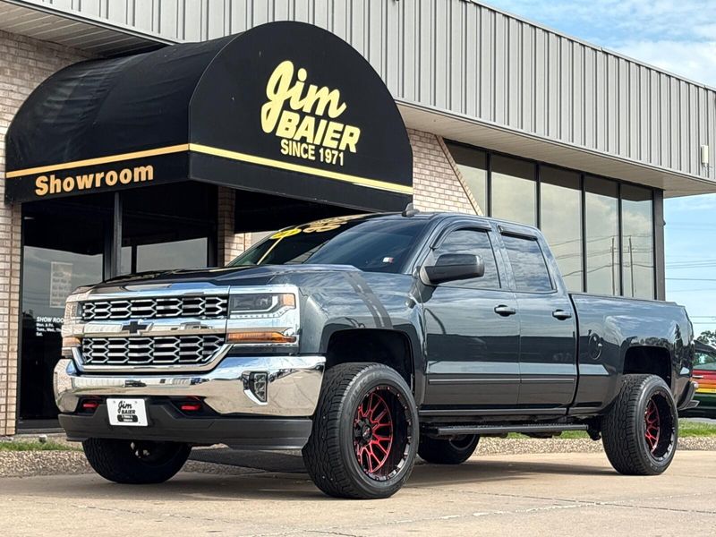 Used 2018 Chevrolet Silverado 1500 LTImage 1