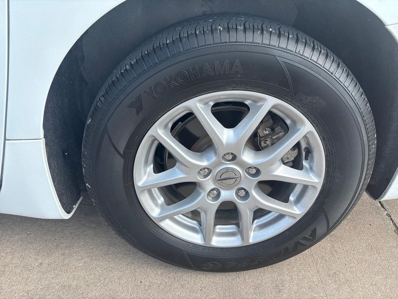 Used 2023 Chrysler Pacifica Touring LImage 10