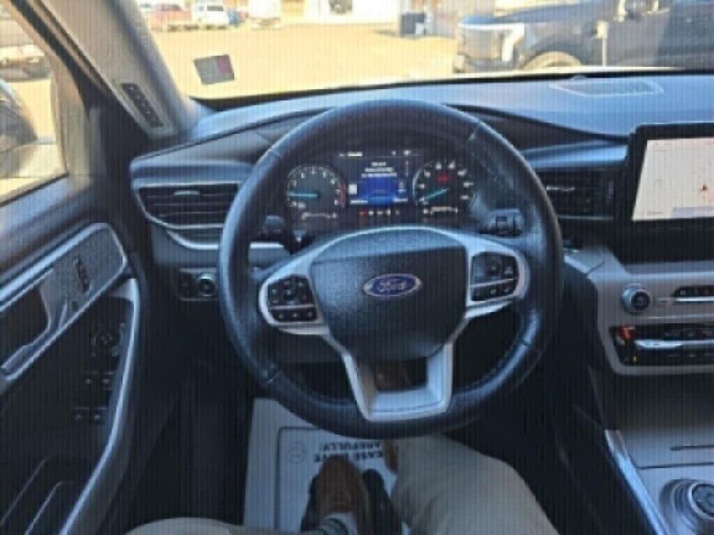 2023 Ford Explorer XLTImage 19
