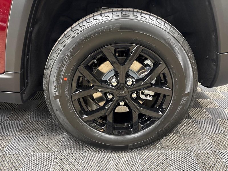 New 2026 Jeep Grand Cherokee Laredo Altitude 4x4Image 9