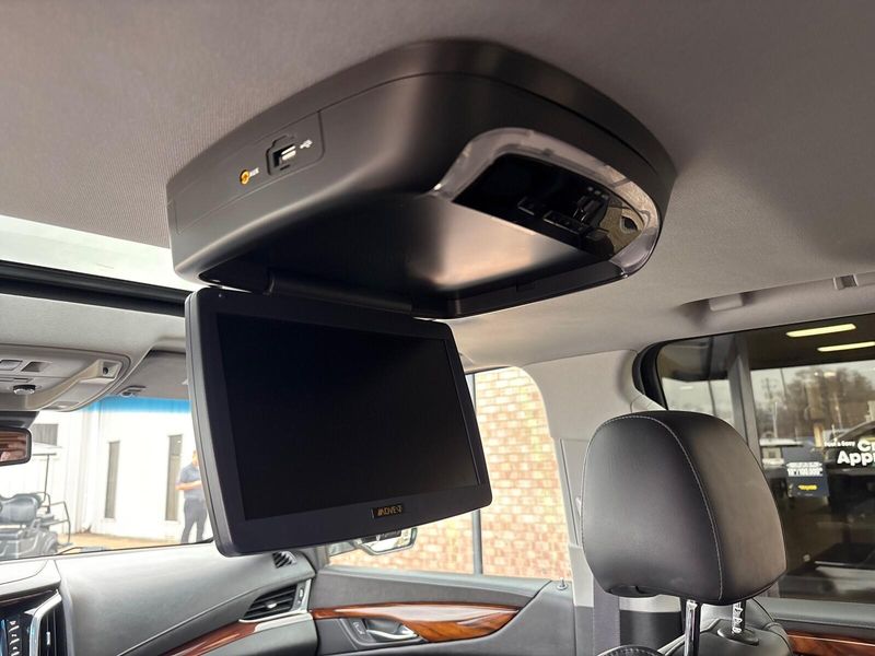 Used 2016 Cadillac Escalade Luxury CollectionImage 6